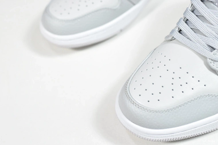 Low Jordan White - 1 DC9036-100 Camo 0110